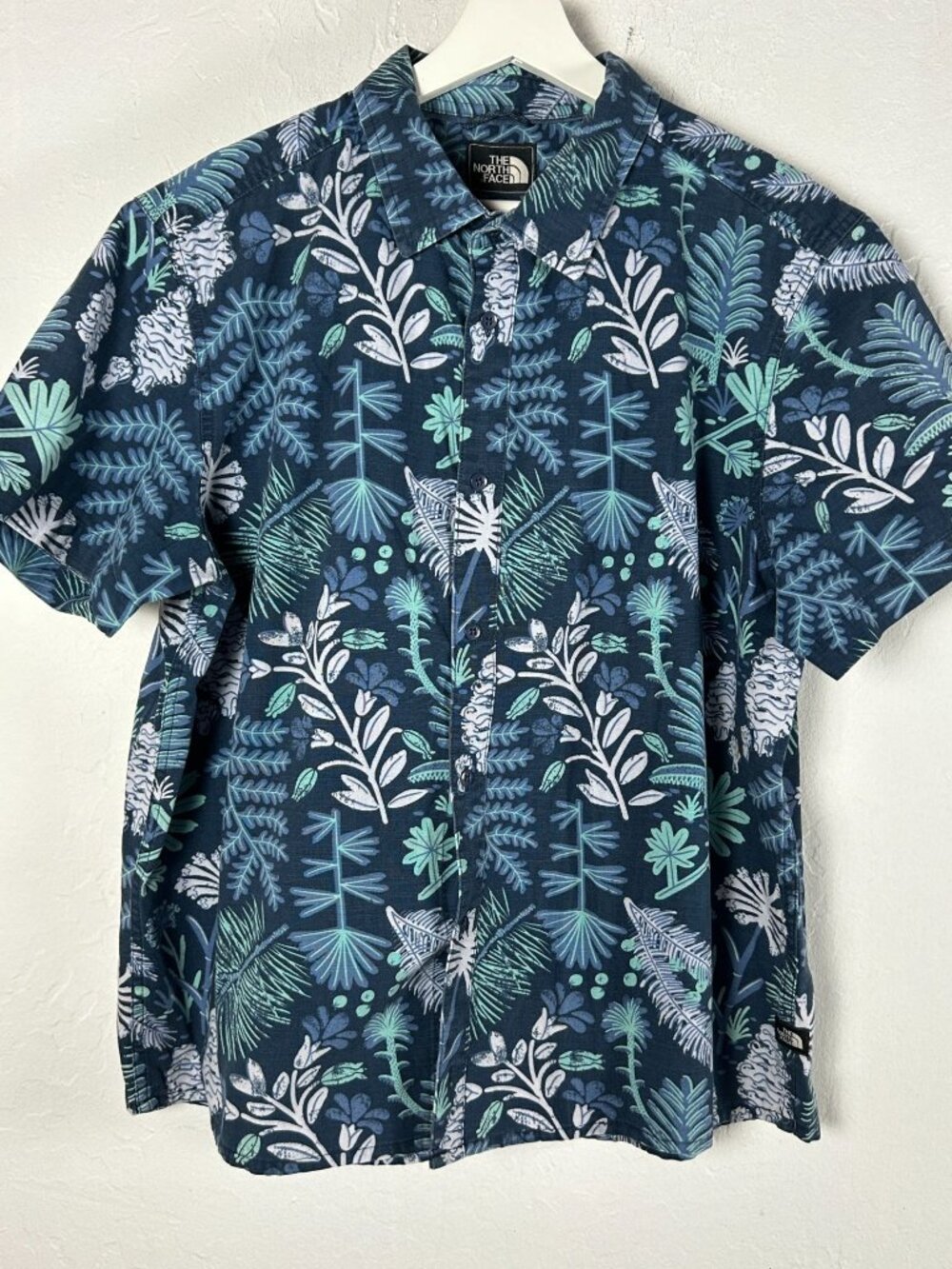 The North Face Mens Bay Trail Novelty Woven Hawaiian Short-Sleeve Shirt XL Blue